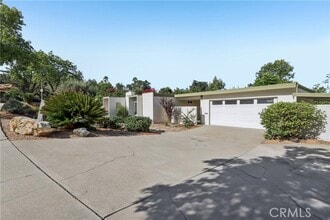 Building Photo - 1184 Lyndhurst Dr