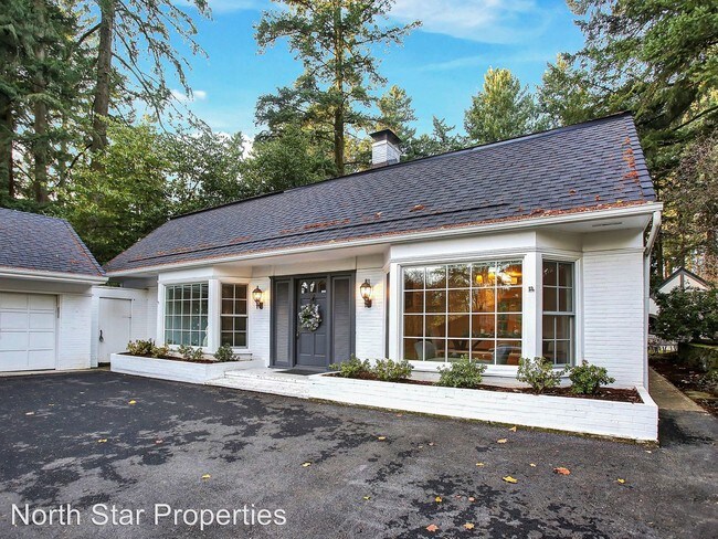 Foto del edificio - 3 br, 3 bath House - 220 Chandler Pl.