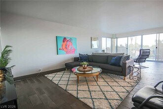 Building Photo - 3111 Bel Air Dr