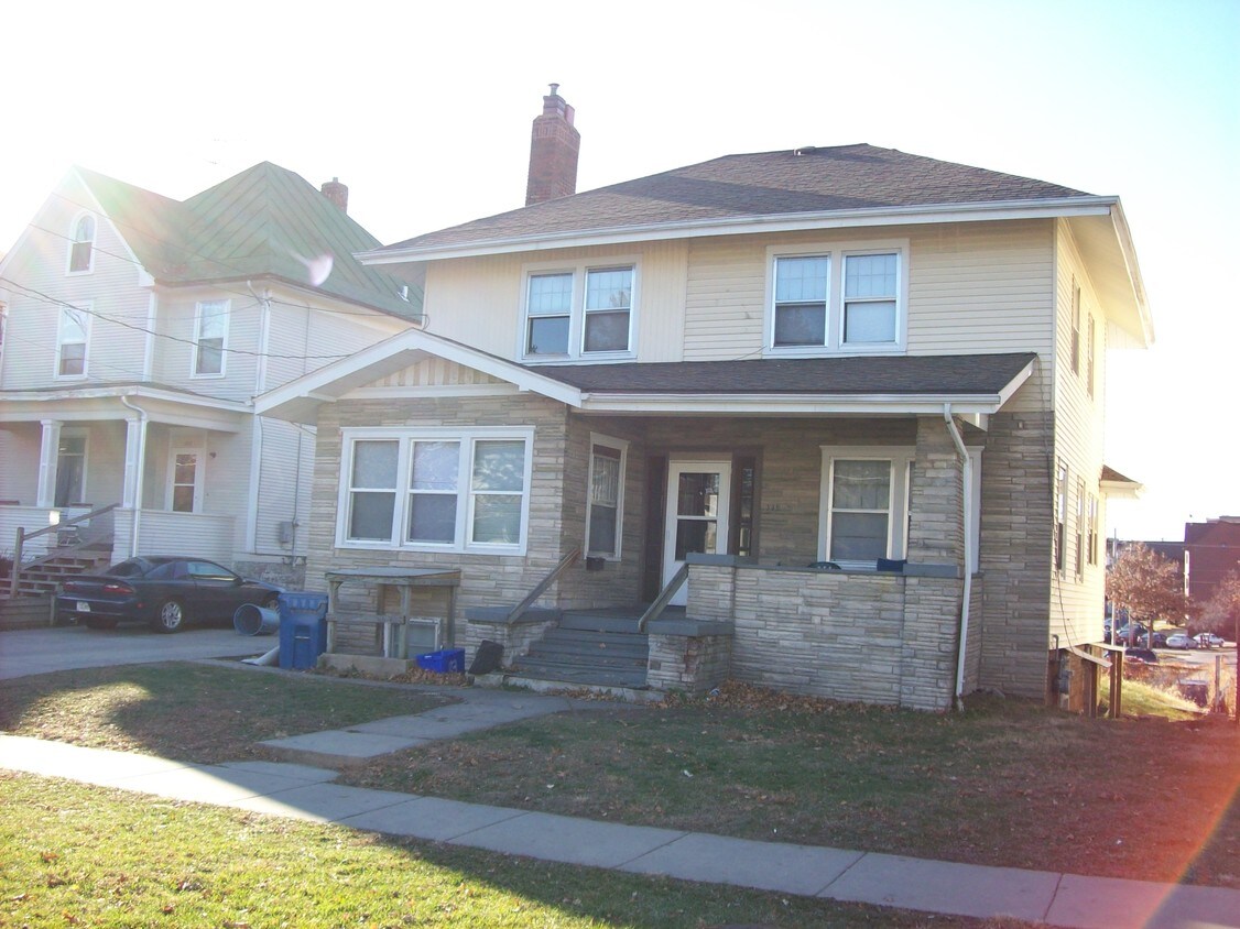 335 S Johnson St, Iowa City, IA 52240 House Rental in Iowa City, IA