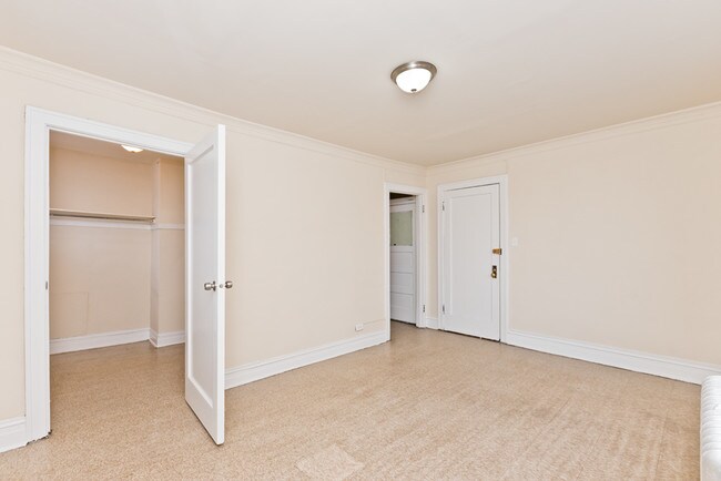 Foto del edificio - 5017 W Cermak Rd