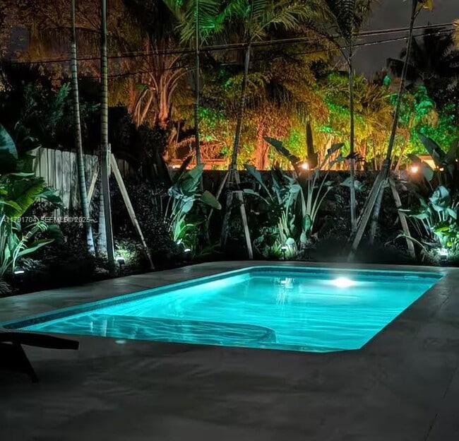 Building Photo - 3540 NE 28th Ave