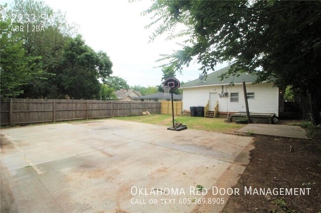 Foto del edificio - 2233 SW 25th St
