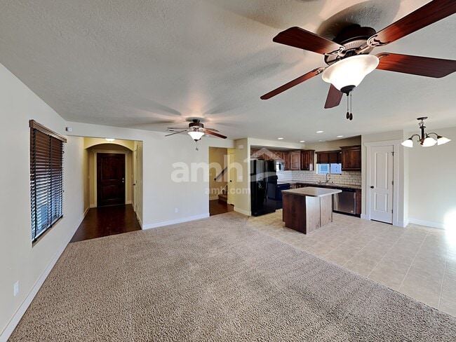 Foto del edificio - 1656 Arnold Dr