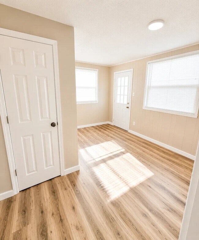 Building Photo - 2415 W Vermijo Ave