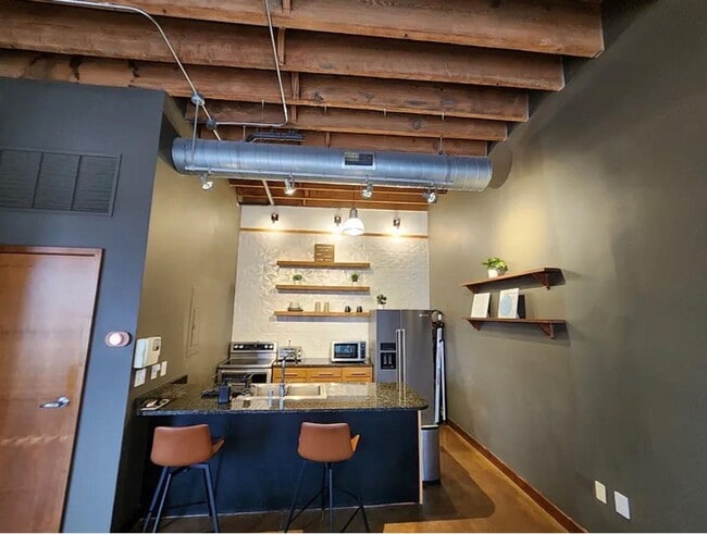 Building Photo - 309 E Market St