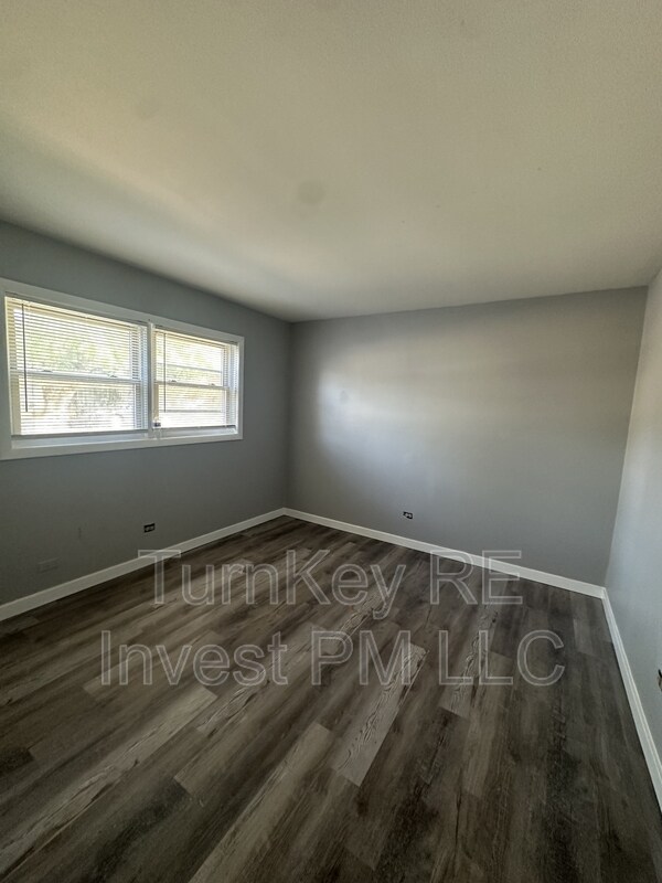 Foto del edificio - 1015 E 150th Pl