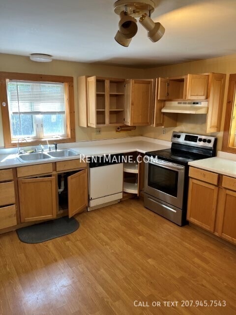 Building Photo - 9 Winsor Ln