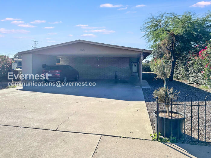 Foto principal - 825 E 5th St