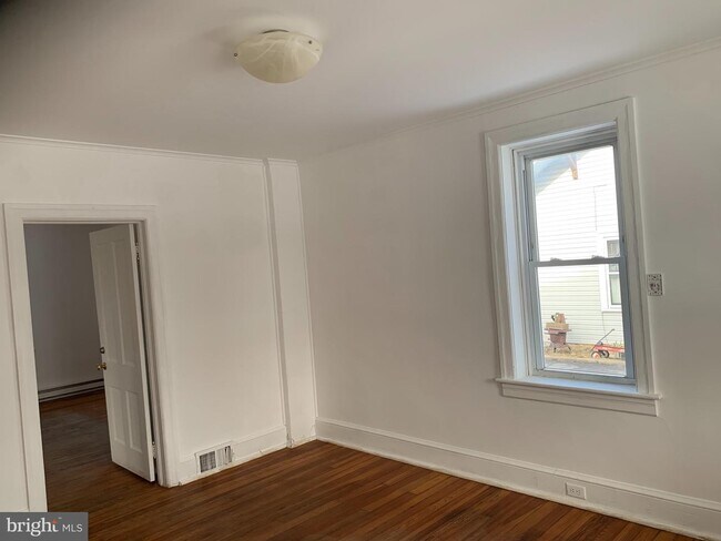 Building Photo - 10914 Roessner Ave