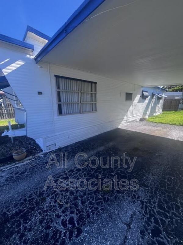 Building Photo - 1844 Mary Ln
