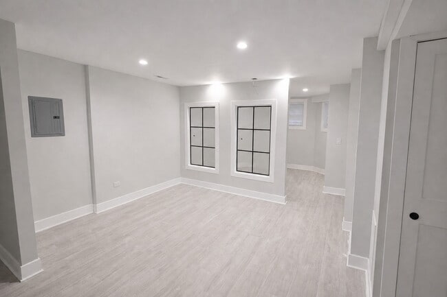 Building Photo - 64 E Cedar St
