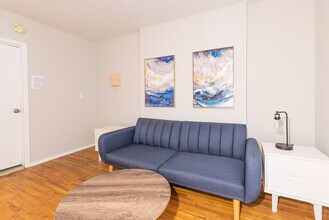 Building Photo - 319 W 56th St