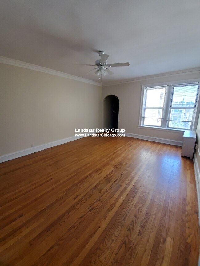 Building Photo - 5618 N Kimball Ave