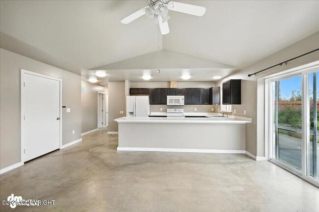 Foto del edificio - 1115 Spring Dr