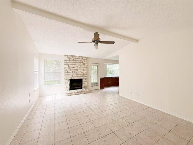 Foto del edificio - 5804 Shreveport Dr
