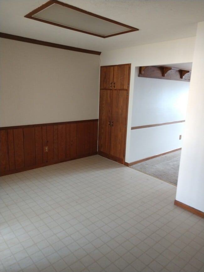 Building Photo - 1304 Christopher Cir