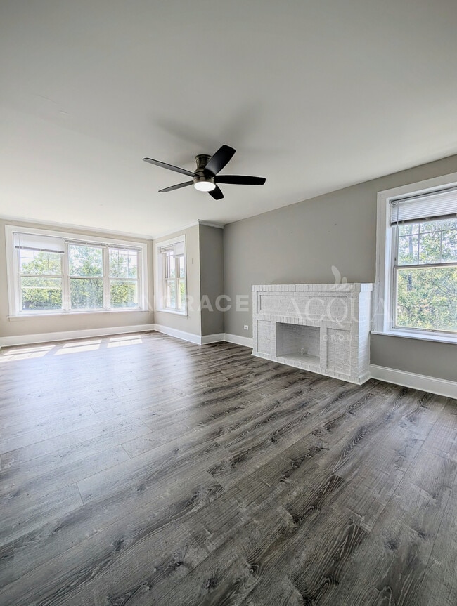 Foto del edificio - 6300 N Oakley Ave
