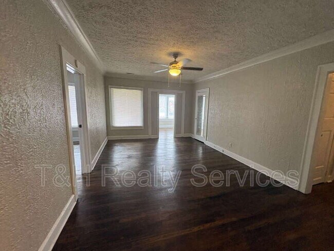 Building Photo - 3510 E Fall Creek Pkwy N Dr