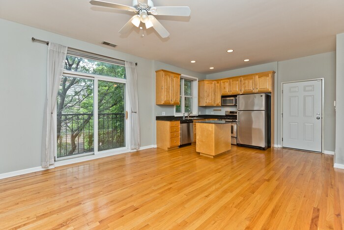 Primary Photo - 1535 W Ohio St
