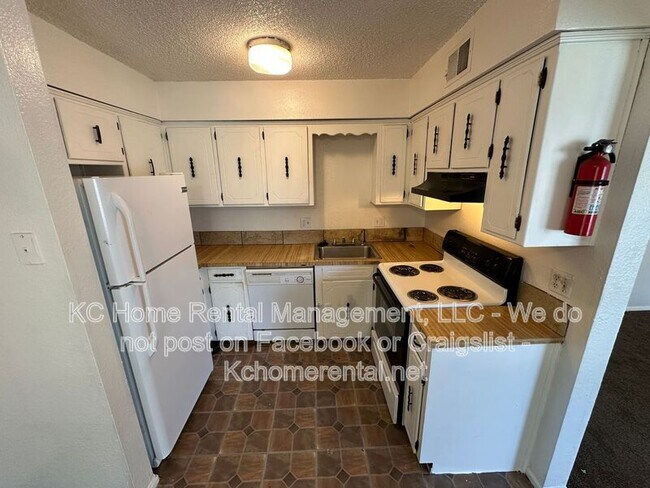 Foto del edificio - 4028 E 123 Terrace