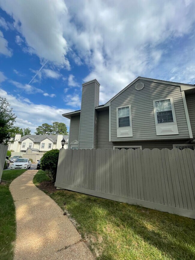 Foto del edificio - Stunning Condo in Great Neck Groves!