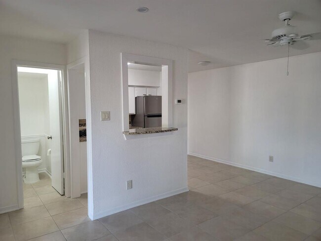 Building Photo - 2308 Barton Village Cir