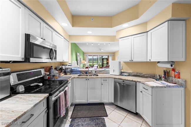 Building Photo - 4201 Sawgrass Point Dr