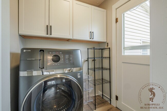 Foto del edificio - 566 N 24th St