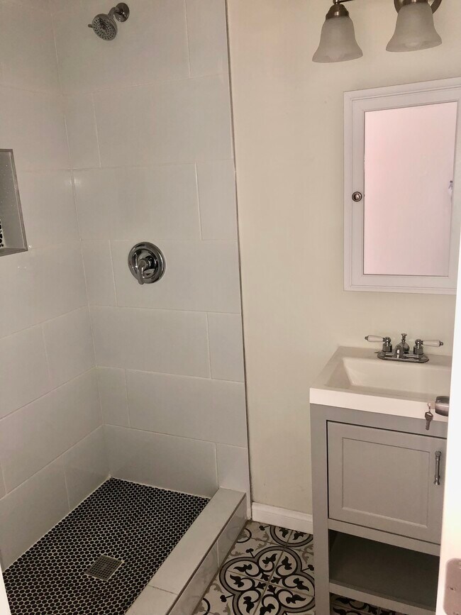 Foto del edificio - 11341 Cohasset St