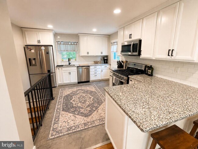 Building Photo - 6210 Dadson Ct
