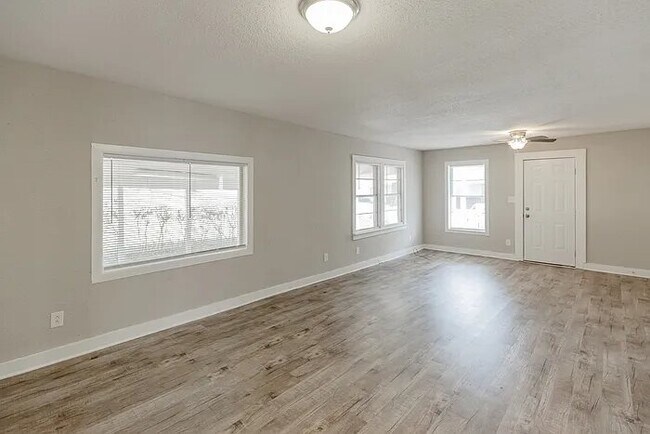 Foto del edificio - 712 2nd Way