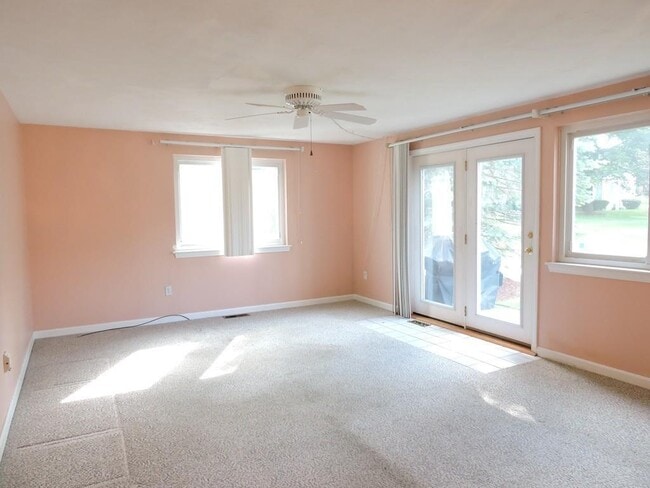 Building Photo - 360 Littleton Rd