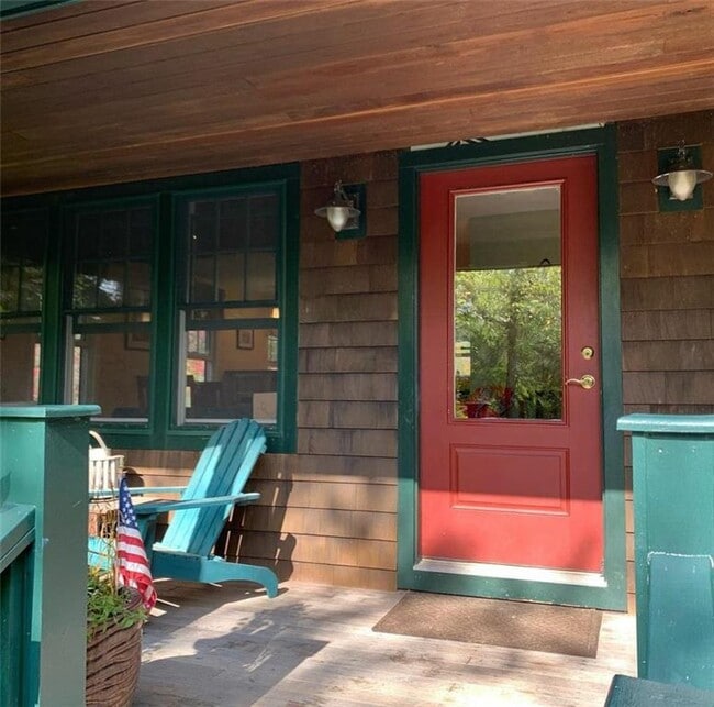 194 E Main Rd, Little Compton, RI 02837 House Rental in Little