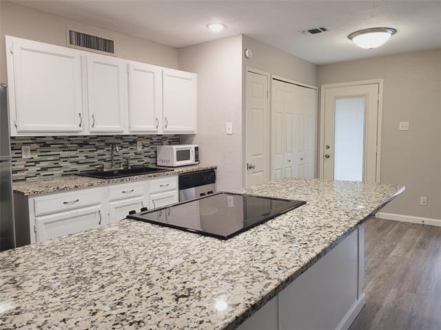 Primary Photo - 560 Northridge Dr