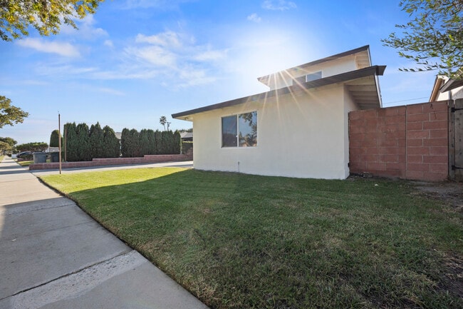 Foto del edificio - 13205 Casimir Ave