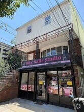 Building Photo - 201 39th St