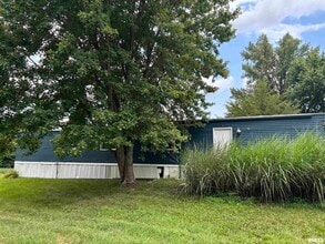 Building Photo - 50 Iroquois Dr