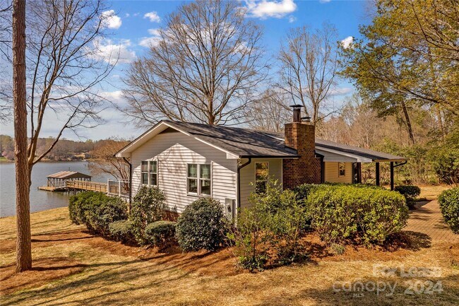Building Photo - 118 Revere Dr
