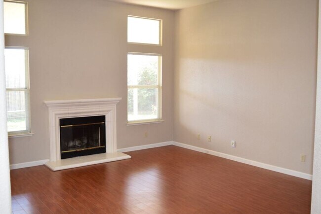Building Photo - 482 Diamond Oaks Rd