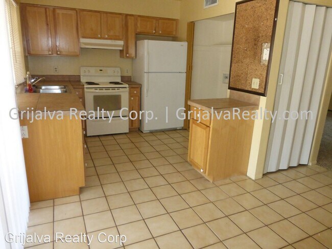 Building Photo - 2 br, 1 bath House - 3310 S Mormon Dr