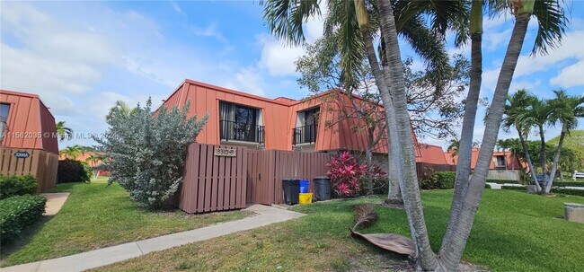 Foto del edificio - 3310 Meridian Way N