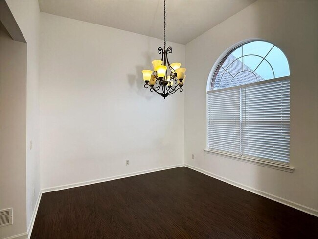 Building Photo - 3900 Crescent Walk Ln NE
