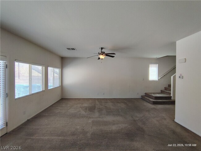 Foto del edificio - 8166 Minots Ledge Ave