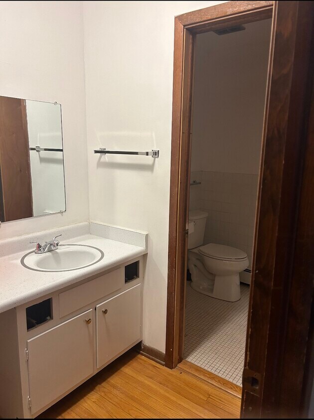 Foto principal - 872 N Milwaukee Ave