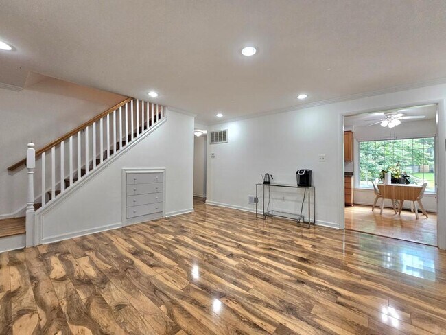 Foto del edificio - 8134 Keeler St