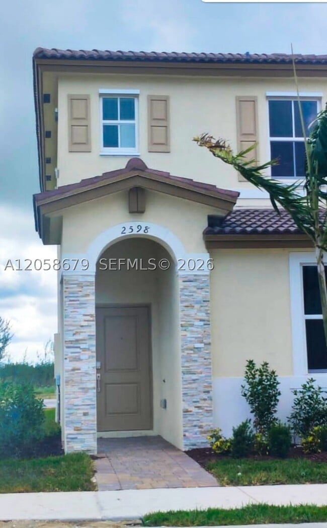 Building Photo - 2598 SE 29th Dr