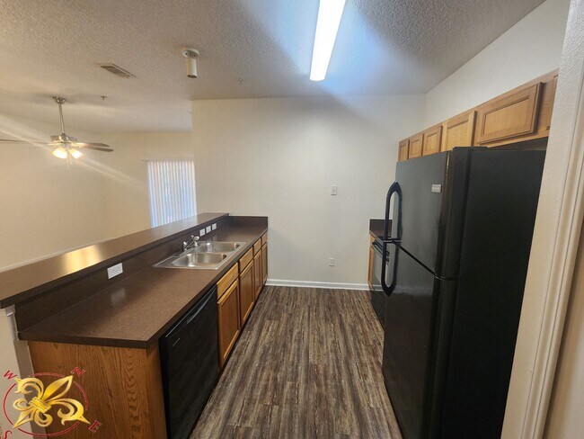 Foto del edificio - MOVE IN SPECIAL 1/2 OFF FIRST MONTHS RENT ...