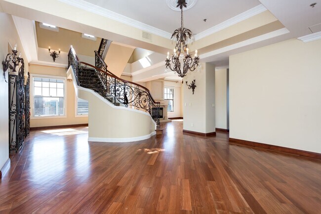 Foto del edificio - Top Penthouse at the historic El Cortez wi...