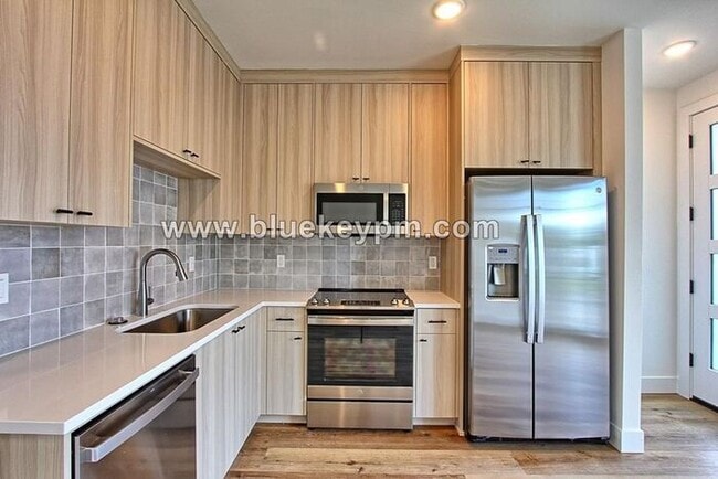 Building Photo - $2150! 2 Bed, 2.5 Bath Townhome in Arbor L...